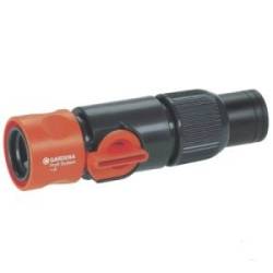 Raccord régulateur avec soupape