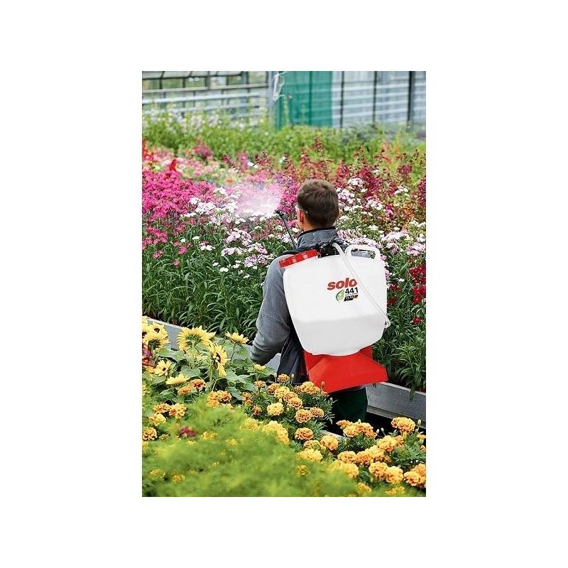 Pulvérisateur électrique SOLO 441 application